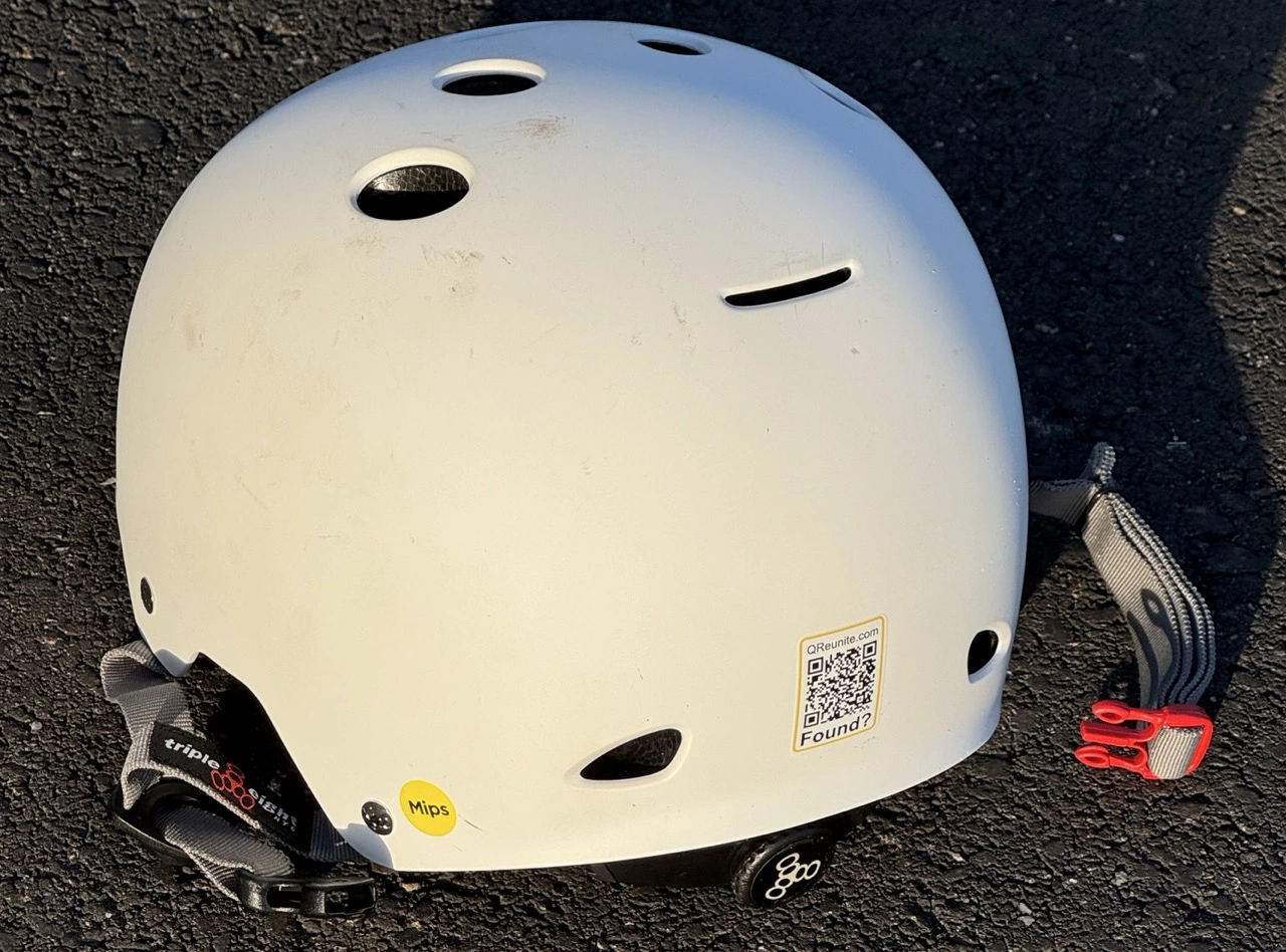 Safety Equipment - Helmet with QR Label